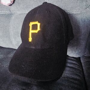 Vinfage Pittsburg Pirates Adjustable Velco Strap Baseball Cap